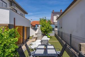 Το κτήριο όπου στεγάζεται  το διαμέρισμα