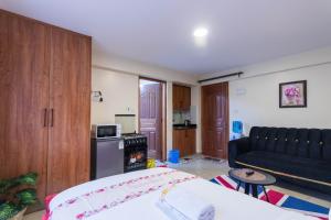 Kuchyň nebo kuchyňský kout v ubytování Burgundy Studio with free WI-FI + 20 fotografií