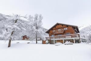MontBlanc Alpine Ski & Sauna Retreat - Happy Rentals iarna +28 fotografii