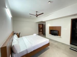 Μια τηλεόραση ή/και κέντρο ψυχαγωγίας στο KK Service