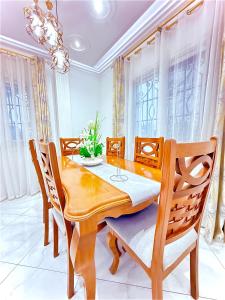 Фотография из галереи MH - Upper Floor Apart в Дуале