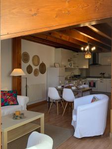 Nhà bếp/bếp nhỏ tại La plaza de llanes, Plaza Parres Sobrino, 6