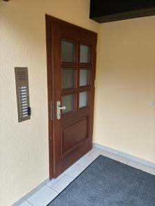 Fotografie z fotogalerie ubytování WohnService Apartment v destinaci Neukirchen-Pleiße + 2 fotografie