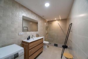 Ένα μπάνιο στο La Almunya de Tenerias +22 φωτογραφίες