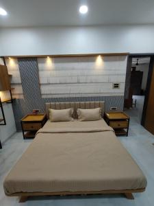 Ένα ή περισσότερα κρεβάτια σε δωμάτιο στο The Cascade Retreat By Spandan Holiday Homes