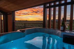 Πισίνα στο ή κοντά στο La Parenthèse - spa & vignes