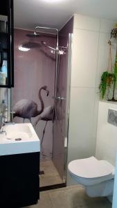 Ένα μπάνιο στο Delightful tropical retreat close to the sea +12 φωτογραφίες