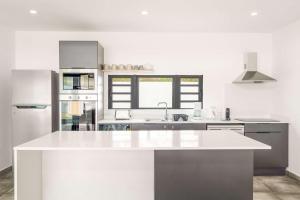 Η κουζίνα ή μικρή κουζίνα στο Villa Colibri - Peace & Sun by Sealodge Mauritius