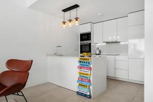 Kuchyň nebo kuchyňský kout v ubytování Luxury Penthouse with Big Terrace and Seaviews + 27 fotografií