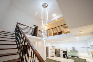 Η κουζίνα ή μικρή κουζίνα στο Blossom Villa Thalawathugoda +15 φωτογραφίες