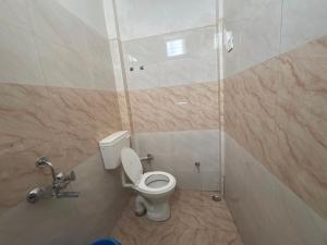 Ένα μπάνιο στο Hotel O Sindhu Palace