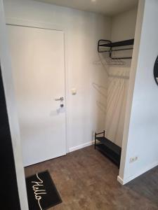 トゥルネーにあるUrban pause tournaiの白いドア(クローゼット付)