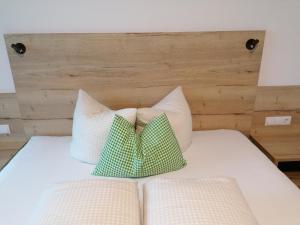 Ένα ή περισσότερα κρεβάτια σε δωμάτιο στο Apartment Lärche - DeLuxe