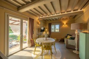 Posezení v ubytování Private Villa With Pool On Cortona Vineyards