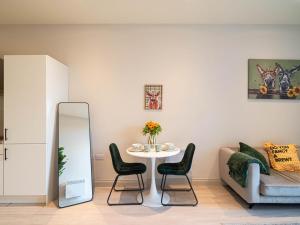 Posezení v ubytování Luxury 1-Bed Apartment in Leeds City Centre