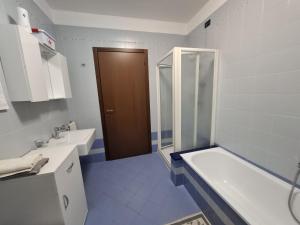 Ένα μπάνιο στο La casa sul fiume Bertilla +5 φωτογραφίες