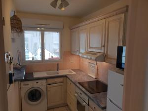 Fotografie z fotogalerie ubytování Appartement climatisé centre ville, proche plages Saint Raphaël et Fréjus v destinaci Saint-Raphaël