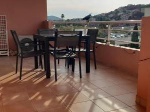 Fotografie z fotogalerie ubytování Appartement climatisé centre ville, proche plages Saint Raphaël et Fréjus v destinaci Saint-Raphaël