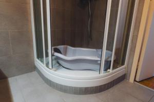 Ένα μπάνιο στο Magical stay 7 min from Disneyland & RER A station