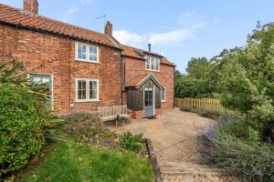 バーナム・マーケットにあるMill View Burnham Nortonのレンガ造りの家