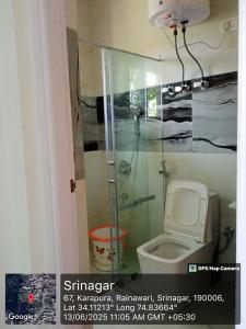 Ένα μπάνιο στο Hariparbatview