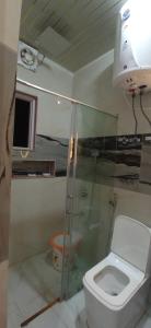 Ένα μπάνιο στο Hariparbatview