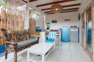 Η κουζίνα ή μικρή κουζίνα στο Sahara Sands Guest House - Gili Trawangan