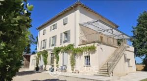 Το κτήριο όπου στεγάζεται  το bed & breakfast