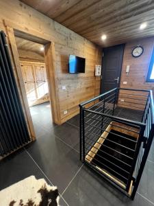 Et tv og/eller underholdning på Alpine Luxury Apartments Prato Nevoso + 23 billeder