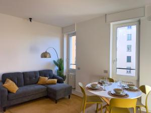 Posezení v ubytování Bilocale moderno nel centro di Bergamo con cucina e soggiorno