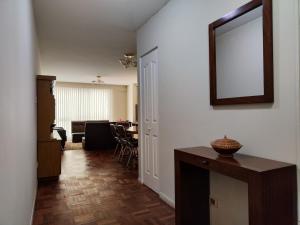 Et opholdsområde på Departamento céntrico + 1 billede