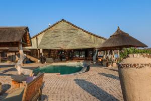 Πισίνα στο ή κοντά στο Kambaku II Boat Safaris & Lodge