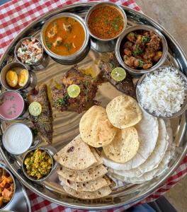 Jídlo v hotelu nebo okolí