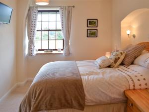 Postel nebo postele na pokoji v ubytování Bridge House - Ukc1340 + 9 fotografií