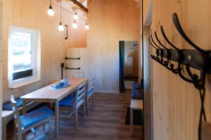 Μια τηλεόραση ή/και κέντρο ψυχαγωγίας στο Tinyhouse Wald-Lilly