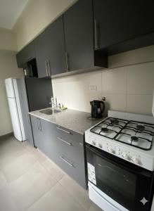 Η κουζίνα ή μικρή κουζίνα στο Lavalle 1185