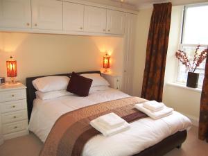 Postel nebo postele na pokoji v ubytování 3 The Hollies