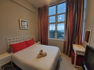 Μια τηλεόραση ή/και κέντρο ψυχαγωγίας στο Riviera Hotel Durban