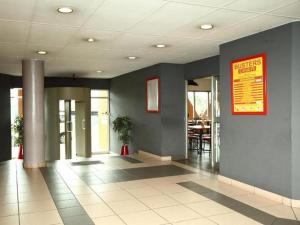 Ο χώρος του λόμπι ή της ρεσεψιόν στο Riviera Hotel Durban