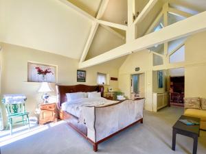 En eller flere senge i et værelse på Oaklands Farm - Cottage 5 + 9 billeder