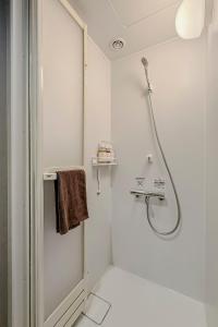 Ένα μπάνιο στο AURA YUZAWA Apartment Hotel - 1Bedroom Apartment with Living Dining Kitchen Sleeps 2 to 4, Bedroom with 1-Double Bed, Living Room with 1-Sofa Bed +56 φωτογραφίες