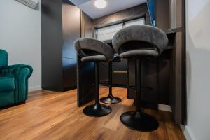 Χώρος καθιστικού στο The Velvet by Blvd 44B5 - Premium City Retreat with Parking +18 φωτογραφίες