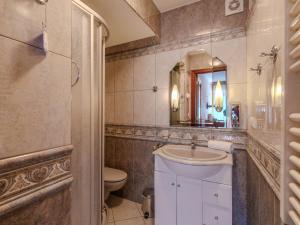 Koupelna v ubytování Willa Morfeusz + 76 fotografií
