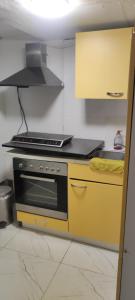 Η κουζίνα ή μικρή κουζίνα στο Einzelne Zimmer mit Gemeinschaft Dusche