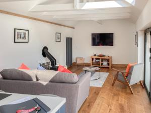 TV a/nebo společenská místnost v ubytování The Hen House