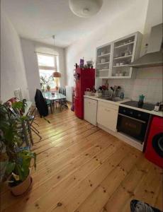 Η κουζίνα ή μικρή κουζίνα στο Urban Grand Suite