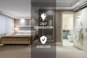 una habitación de hotel con una cama y un baño en Maidan Palace Hotel, en Kiev