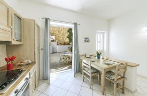 Kuchyň nebo kuchyňský kout v ubytování Lucia Maison