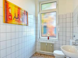 Koupelna v ubytování 2-Schlafzimmer-Apartment bis 4 Pers - Nähe HBF & Messe DUS