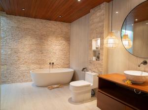 Un baño de Harbie Villa 2